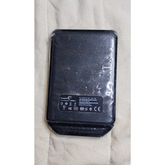 Seagate FreeAgent GoFlex 500 GB Ultra-Portable External Hard Drive (Black) - Picture 2 of 3